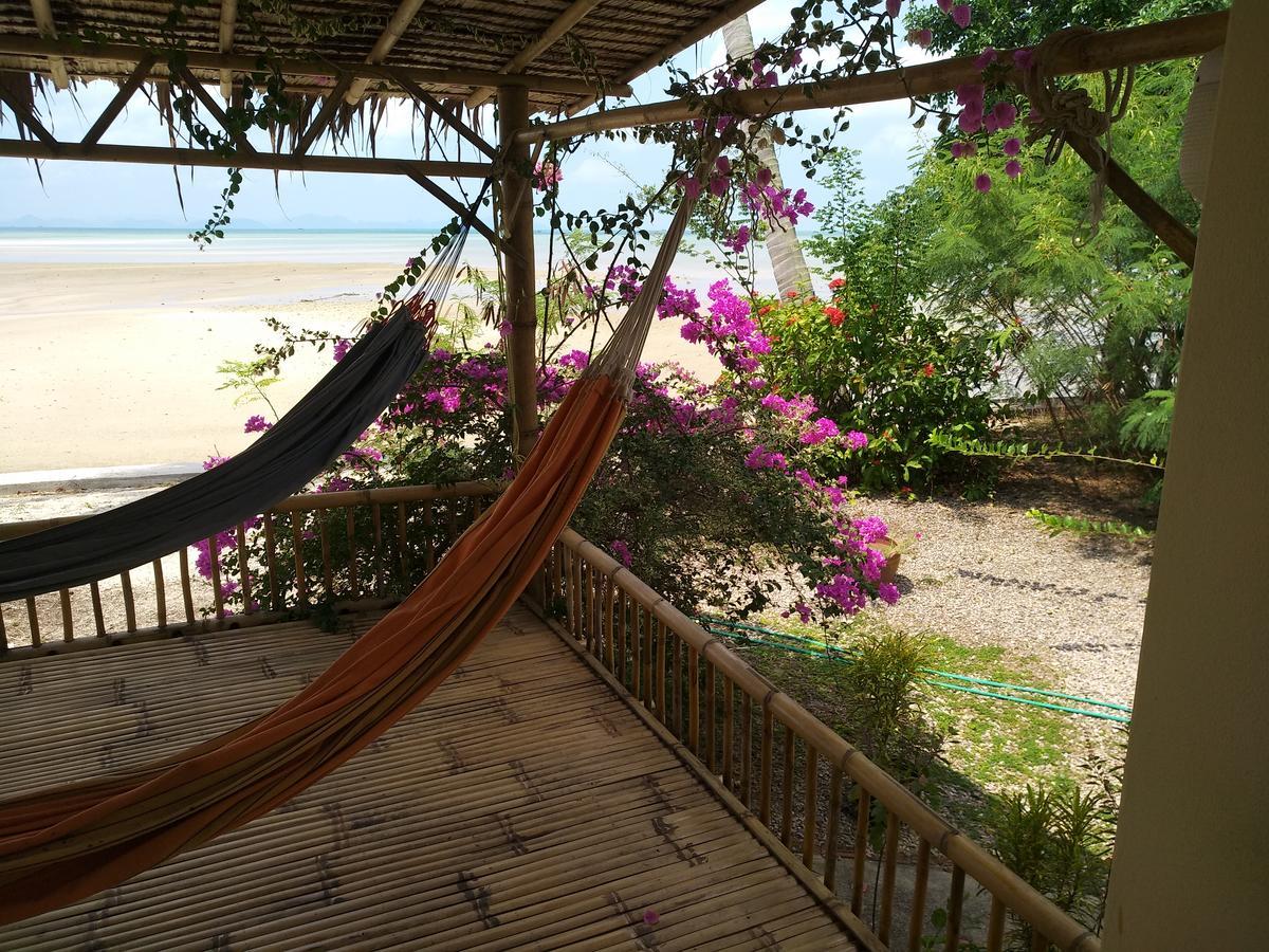 Right On The Beach House Villa Taling Ngam  Exterior photo